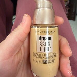 Maybelline Dream Satin Liquid Foundation - Sandy Beige (60) NEW